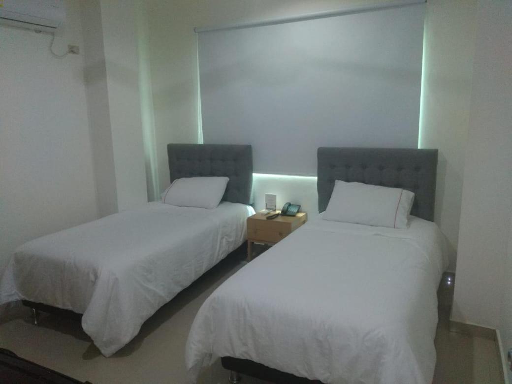 Onoma Hotel Lorica ภายนอก รูปภาพ